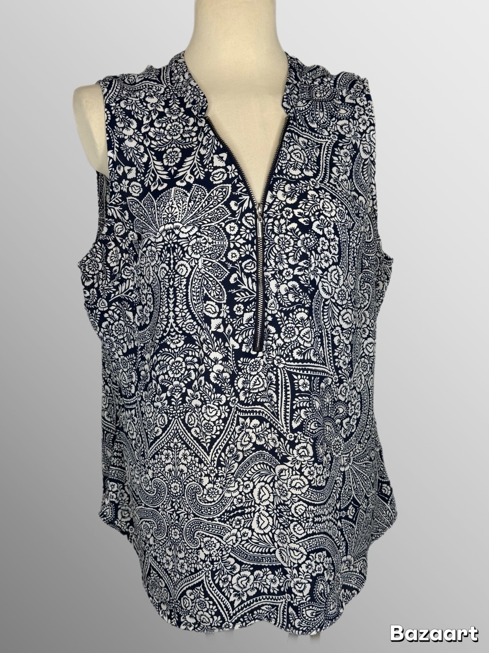Sleeveless Navy and White Print Zip-Front Women's Top soho jeans xl EUC